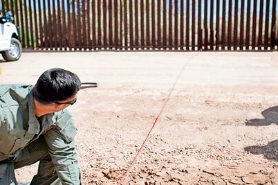 Remplaza EU un tramo de muro en la frontera 