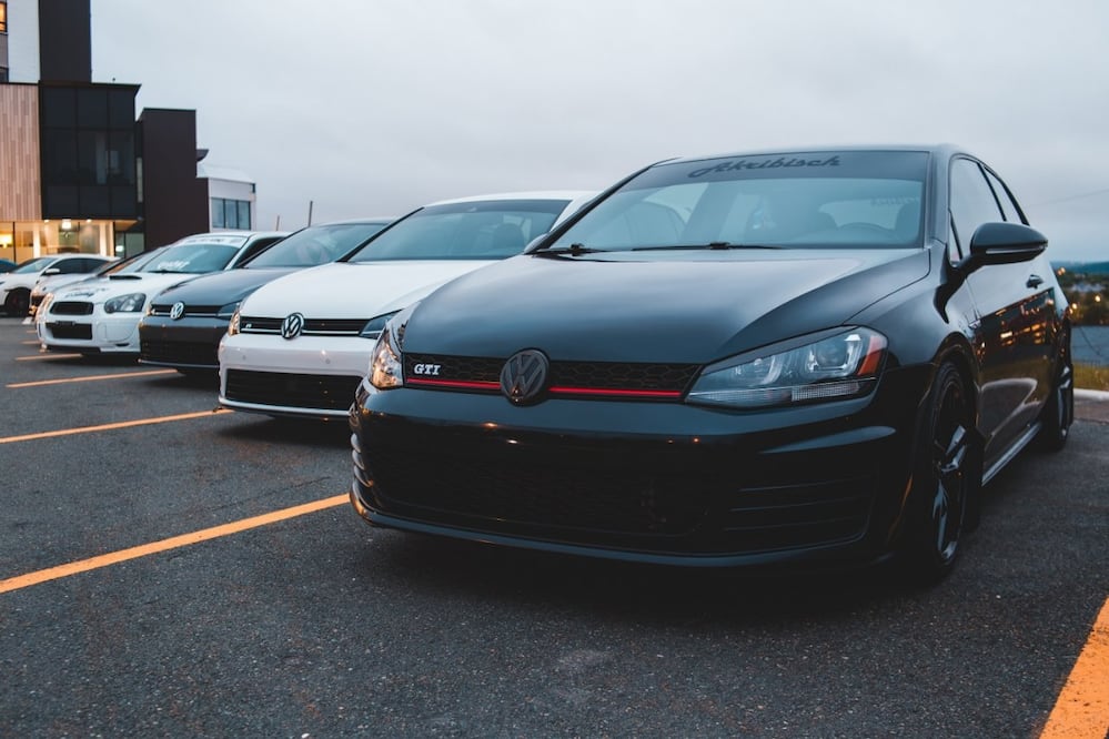 Conocer el valor comercial de un auto es indispensable para la venta, compra y en caso de accidentes. Foto: Pexels