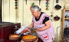 Cómo hacer chiles rellenos sin capear con la receta de Doña Ángela