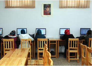 EU cancela diálogo con el talibán en Doha por cierre de escuelas para jóvenes afganas