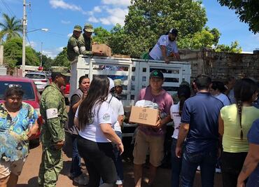 Entregan más de 200 toneladas de víveres a damnificados en Sinaloa