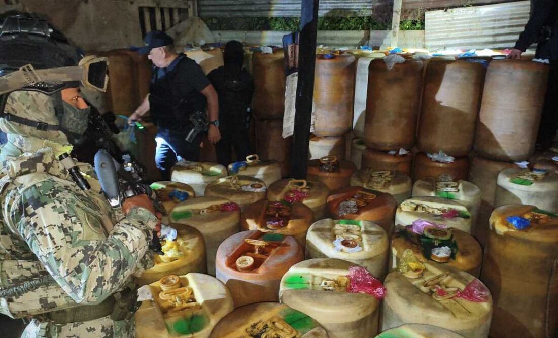 Marina asegura 5 mil 500 litros de huachicol en Chiapas. Foto: Especial