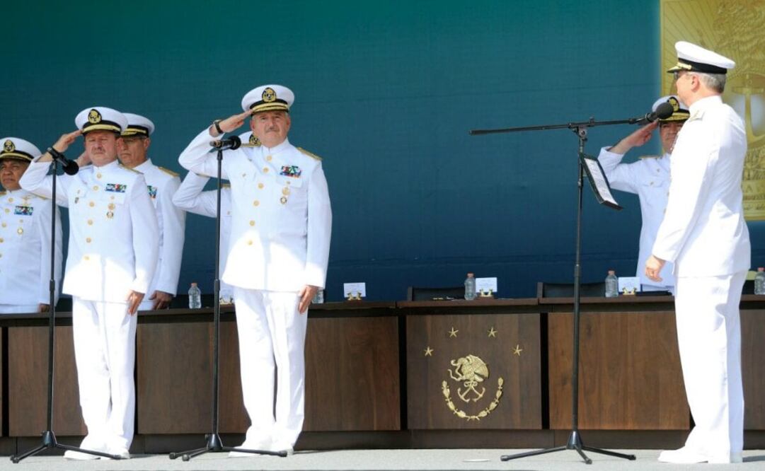 De Izquierda a derecha, el Almirante José Rafael Ojeda Durán y el Almirante Ángel Enrique Sarmiento Beltrán. Foto: Especial