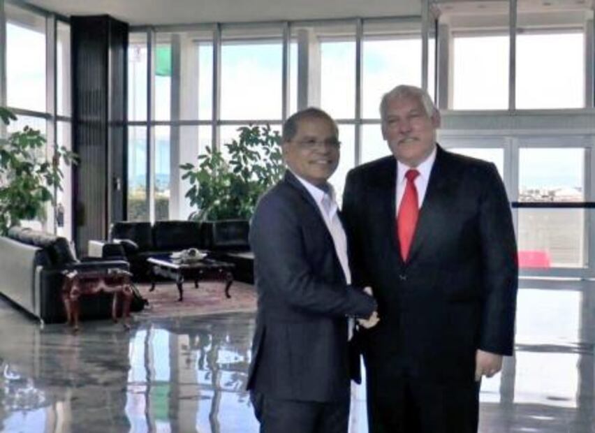 Llega vicepresidente de El Salvador a investidura de López Obrador