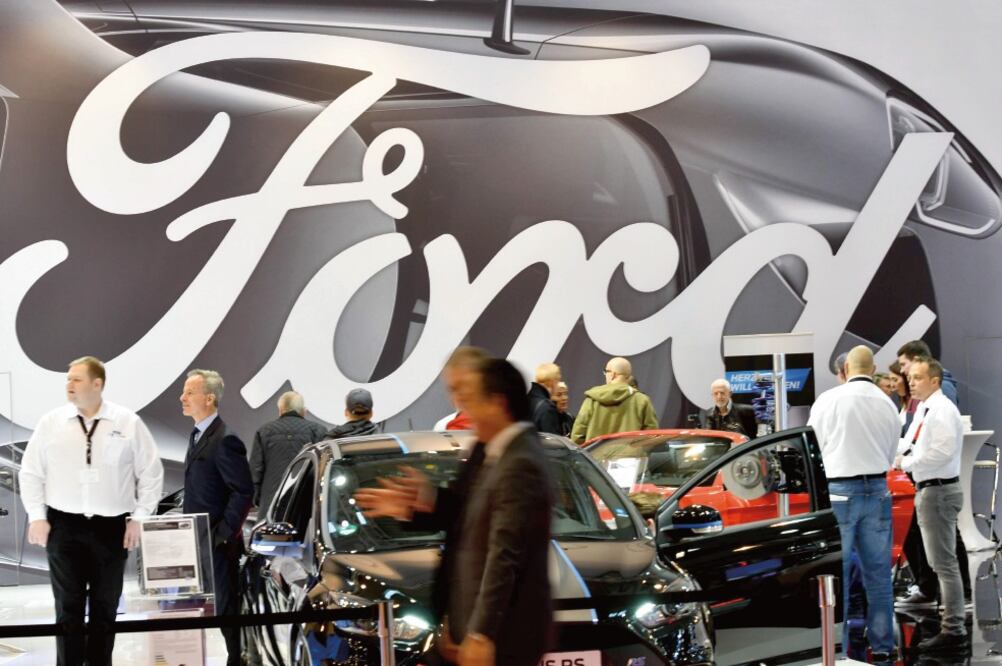 El stand de Ford en el auto show de Berlín, Alemania, el pasado 2 diciembre (PATRIK STOLLARZ, AFP)