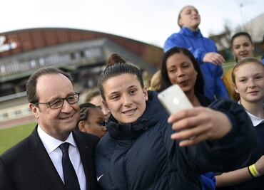 Hollande rechaza que haya planeado suspender la Eurocopa