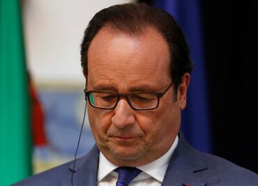 Hollande estudia prolongar estado de emergencia durante seis meses
