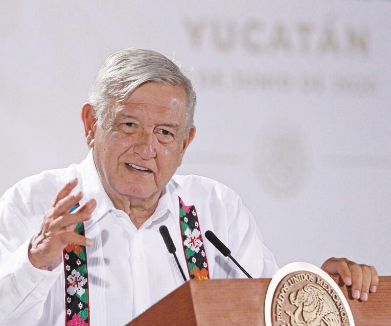 El presidente Andrés Manuel López Obrador dio el segundo banderazo de inicio de los trabajos de construcción del Tren Maya, tramo 3, en Maxcanú, Yucatán. DIEGO SIMÓN. EL UNIVERSAL 