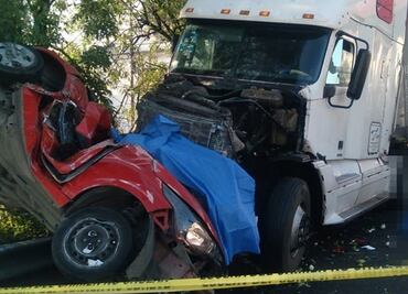 Carambola en la autopista México-Querétaro deja dos personas muertas