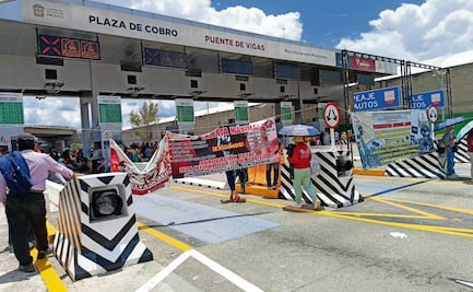 Mermados, maestros de la CNTE cierran tres casetas de accesos a la CDMX