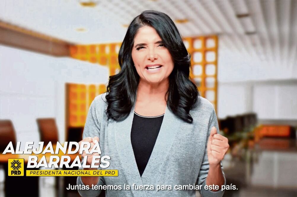 El video de 30 segundos titulado “Protección a la mujer” comenzó a difundirse esta semana y en él sólo aparece a cuadro la presidenta del sol azteca (TOMADA DE VIDEO)