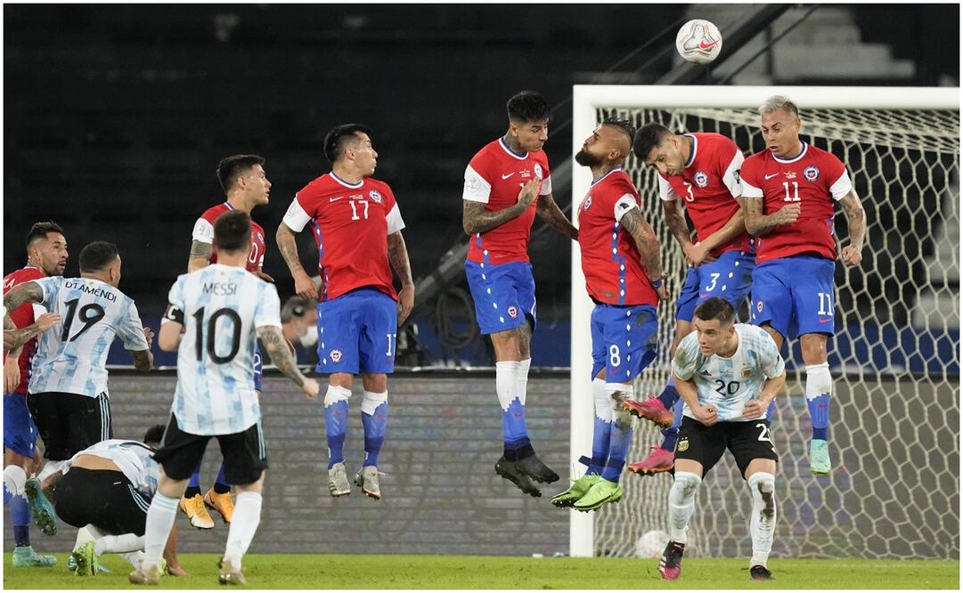 Messi anotó un golazo de tiro libre. Foto: AP