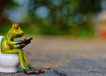 Por qué no debes usar el celular en el baño