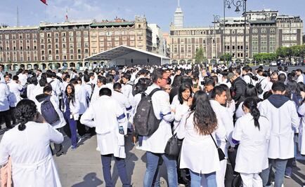 Médicos pasantes alistan paro nacional para exigir más recursos