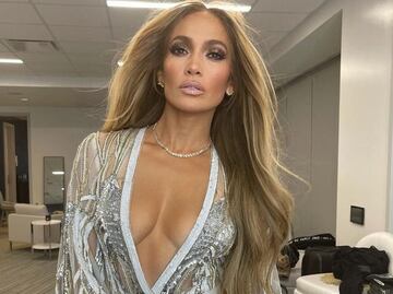 JLo presume abs de impacto con bikini negro ideal para el verano