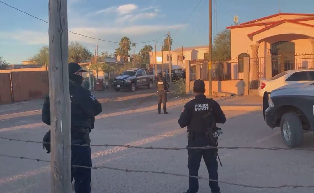 Grupo armado incendia y balea viviendas en Caborca, Sonora