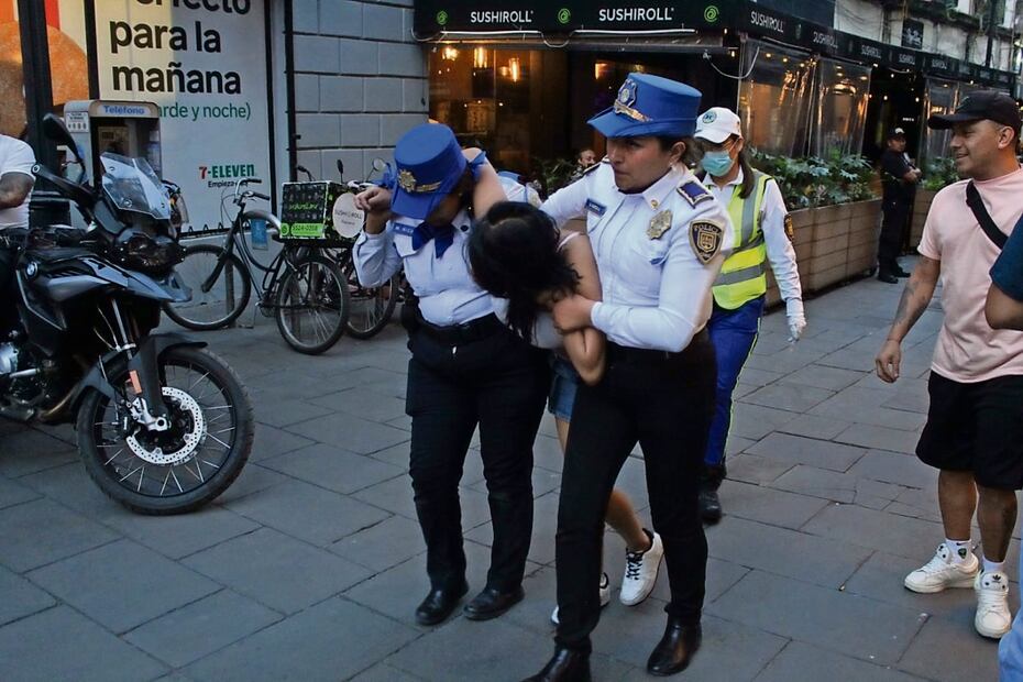  Se intoxican cuatro alumnos en bar del centro histórico