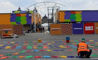 A 4 días del Mundial, continúan trabajos en el FIFA Fan Fest del Zócalo; hay adornos y la pantalla principal instalada