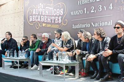 Los Decadentes traen a hermano de Rockdrigo