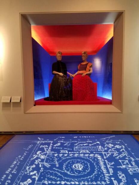 "Tenemos a Frida Kahlo, la artista, pero también a Frida Kahlo como autorretrato viviente"