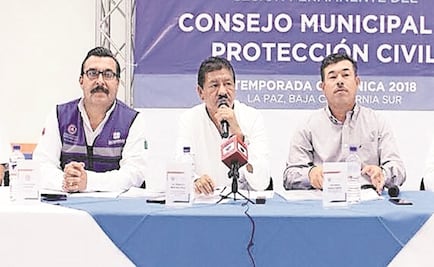 Se quema edil de La Paz con bomberos