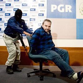 Ahora salpican a García Luna en sobornos de “El Chapo”