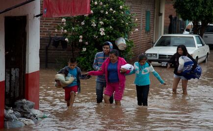 Limpian Manzanillo tras paso de "Patricia" 