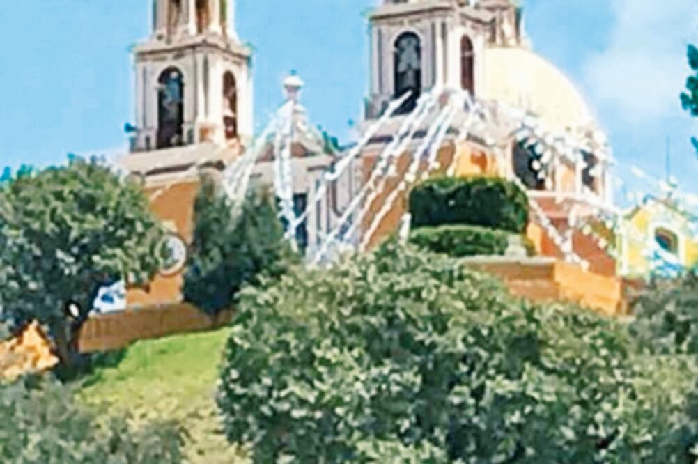 Catedral de Cholula perdió las cúpulas de dos torres (TOMADA DE FACEBOOK)