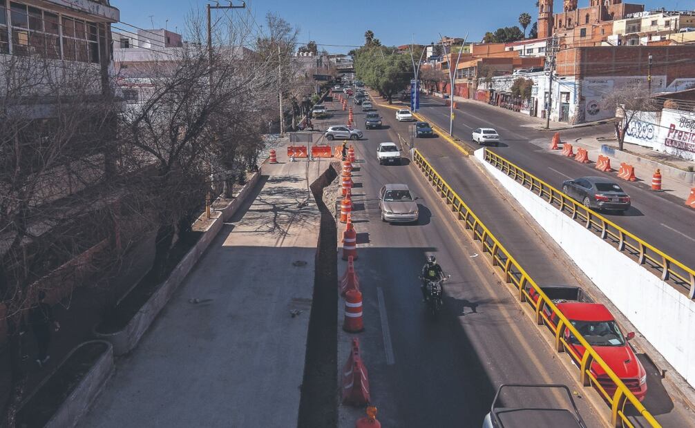 Es en el bulevar Adolfo López Mateos donde se construirá un viaducto elevado que atravesará por la zona centro de Zacatecas, que a su vez forma parte del polígono que
contempla el nombramiento de la Ciudad Patrimonio. FOTOS: DIANA VALDEZ. EL UNIVERSAL