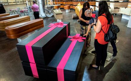 Funerarias se suben al tren de "El juego del calamar": fabrican ataúdes como en la serie