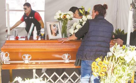 Despiden seres queridos a Cintya, hallada muerta en un taxi