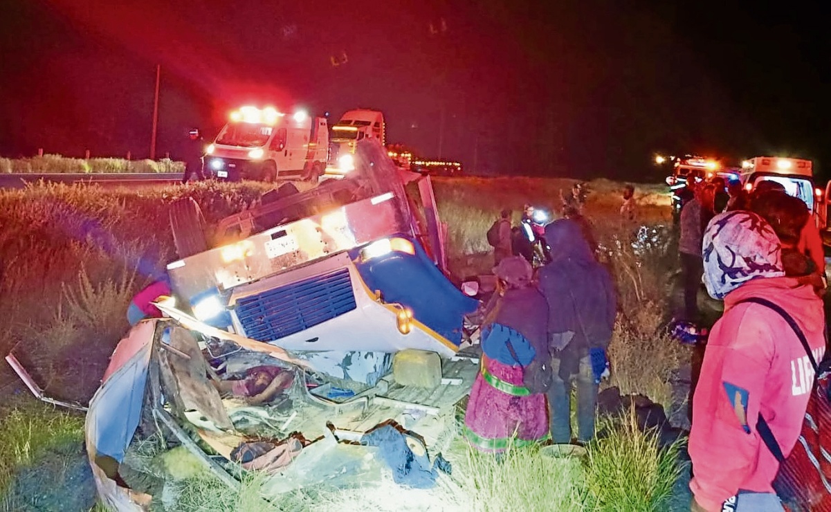 La volcadura del autobús ocurrió en la carretera federal 49. Foto: especial