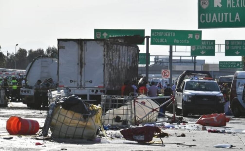 Accidente de tráiler en la autopista México-Puebla en imágenes y videos