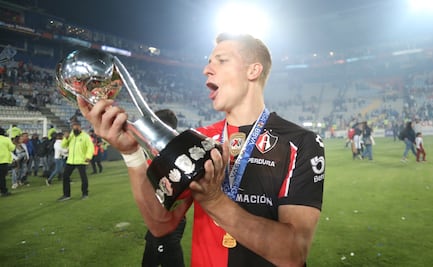 Julio Furch deja los rojinegros del Atlas para jugar en el Santos de Brasil