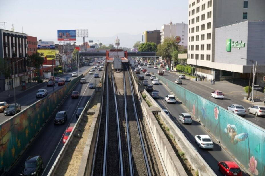 A pesar de la contingencia ambiental, presentan vías principales de CDMX tránsito vehicular constante