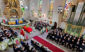 Noruega da último adiós al rey Harald V y recibe al nuevo monarca Haakon VIII; fin del luto e inicio de nuevo reinado