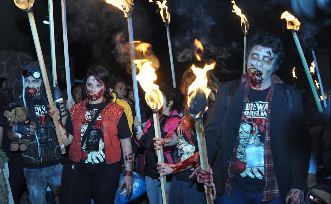En el Feratum, decenas de personas llegaban disfrazadas de monstruos y con antorchas en mano. Foto: Archivo 