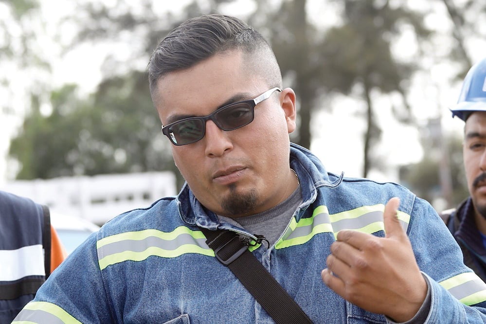 Jose Alfredo Hernández planeaba estudiar una ingeniería y ya hasta había conseguido el permiso de su empresa, pero ahora no sabe qué ocurrirá. Berenice Fregoso. EL UNIVERSAL