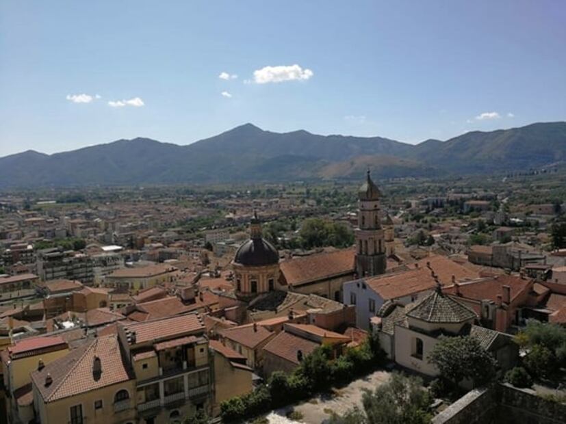 Esta región en Italia te pagaría 15 mil pesos al mes por vivir ahí, ¿te animas?