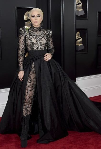 Logra un peinado de impacto con las trenzas corset de Lady Gaga