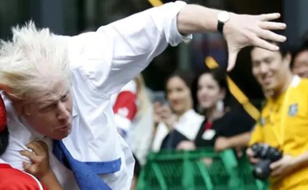 Boris Johnson tacklea a un niño de 10 años. Foto: Twitter