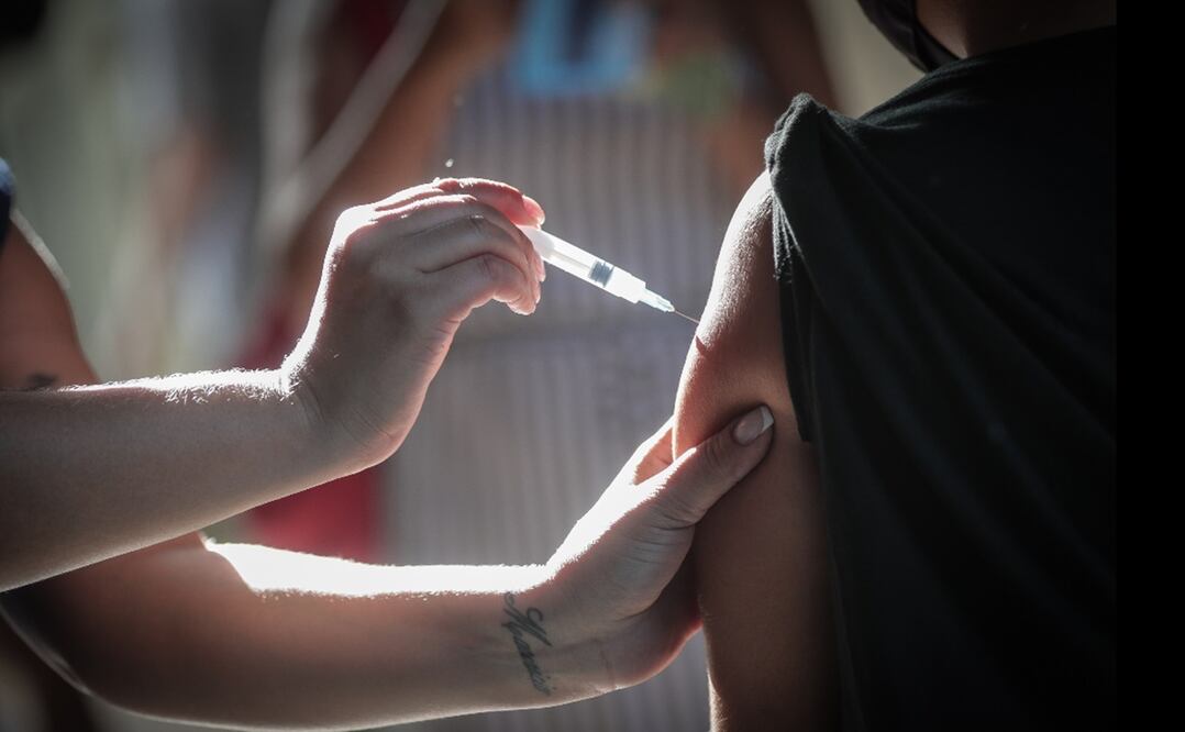 Vacunación en Río de Janeiro, Brasil. Foto: EFE/André Coelho, archivo 