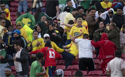 Violencia entre aficionados de México y Colombia en el Memorial Coliseum