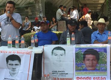 Cocula, un basurero de restos humanos: padres de los 43