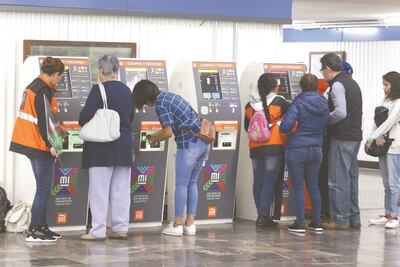 Usuarios, confundidos por nueva tarjeta