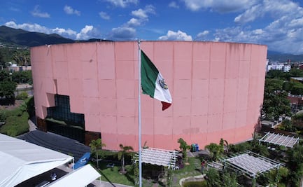 Normalistas de Ayotzinapa protestan en el Congreso de Guerrero; exigen renuncia de fiscala