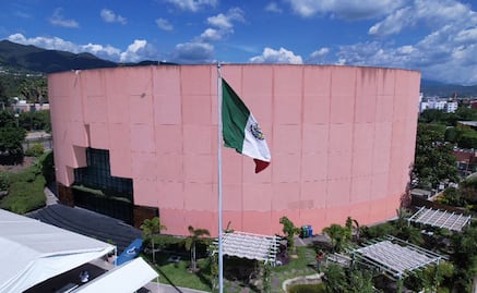 Normalistas de Ayotzinapa protestan en el Congreso de Guerrero; exigen renuncia de fiscala