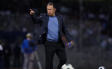 Tras la nueva cruzazuleada, Juan Reynoso amenaza a sus jugadores