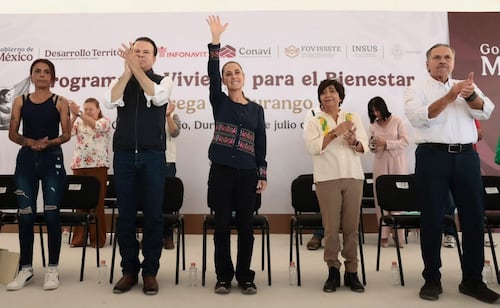 Sheinbaum promete beneficiar a más de 11 millones de familias con vivienda en Durango; defiende la condonación de créditos