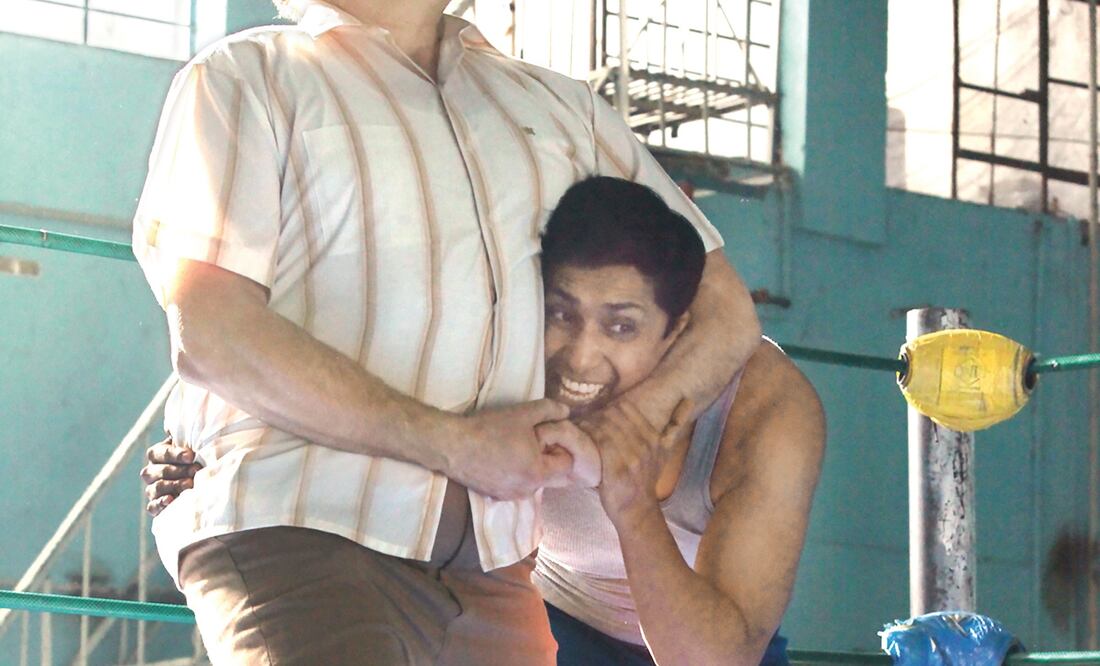 Tenoch Huerta, aquí con Joaquín Cosío, cuenta que se lastimó en el ring al tratar de recrear una lucha (FOTOS: BLIM)